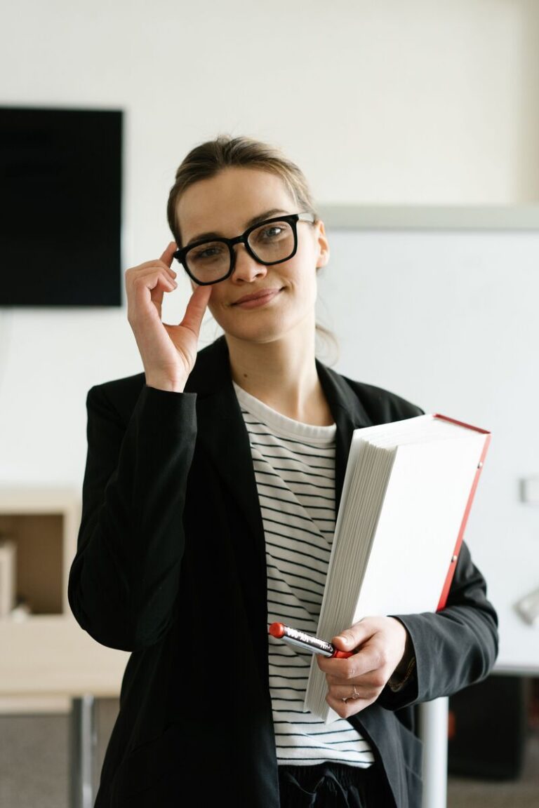 10 Ways Critical Thinking Helps Professionals Work Smarter